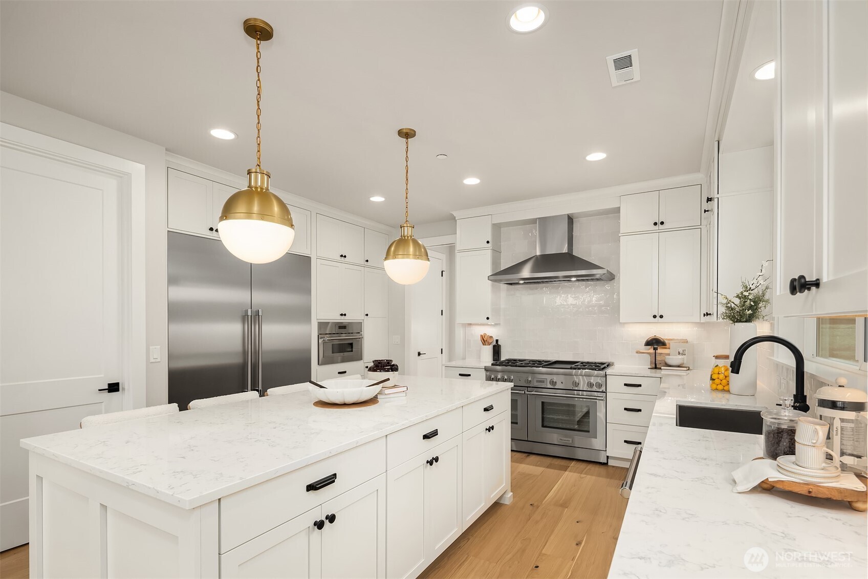 18660 NE 53rd Street , Redmond, WA 98052