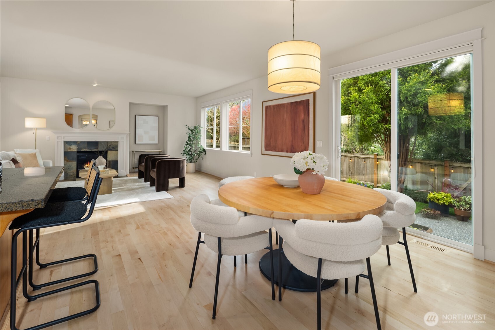 1689 24th Avenue NE, Issaquah, WA 98029