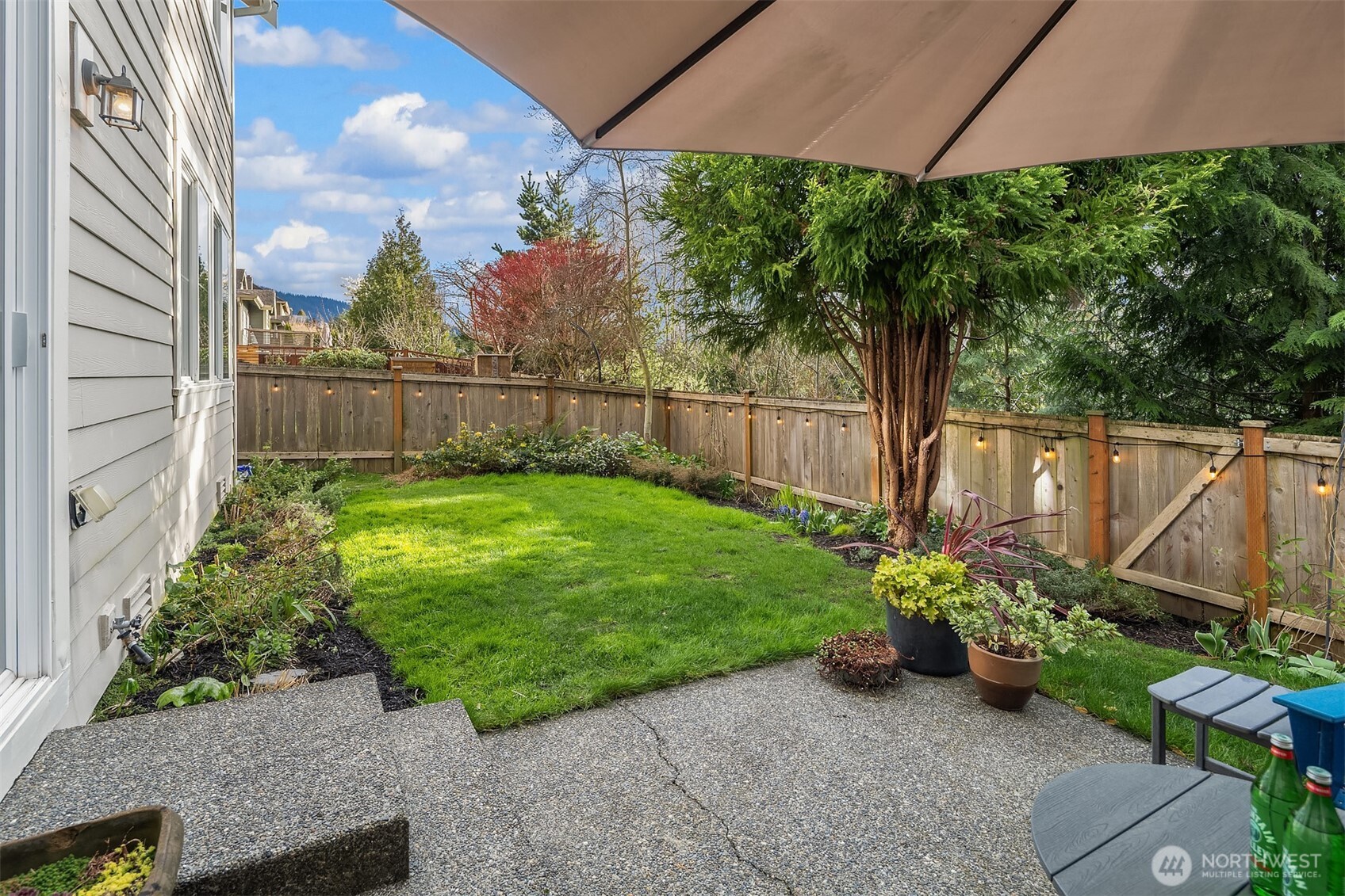 1689 24th Avenue NE, Issaquah, WA 98029