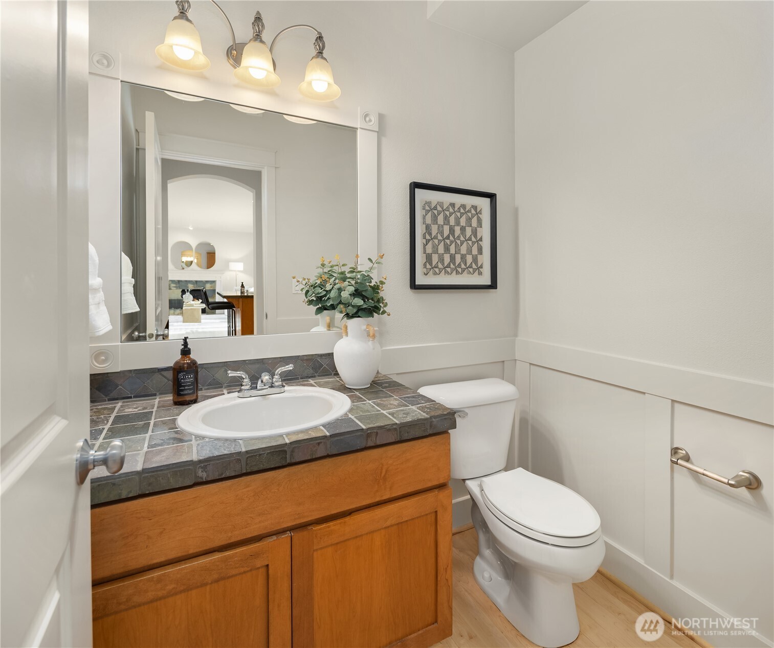 1689 24th Avenue NE, Issaquah, WA 98029