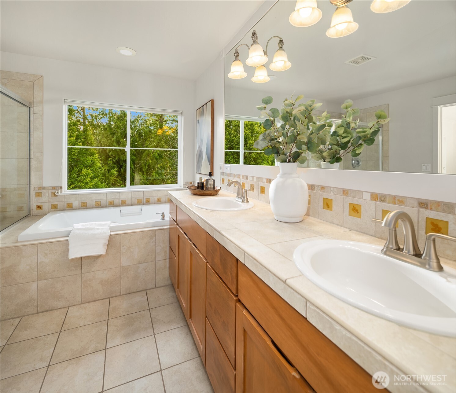 1689 24th Avenue NE, Issaquah, WA 98029