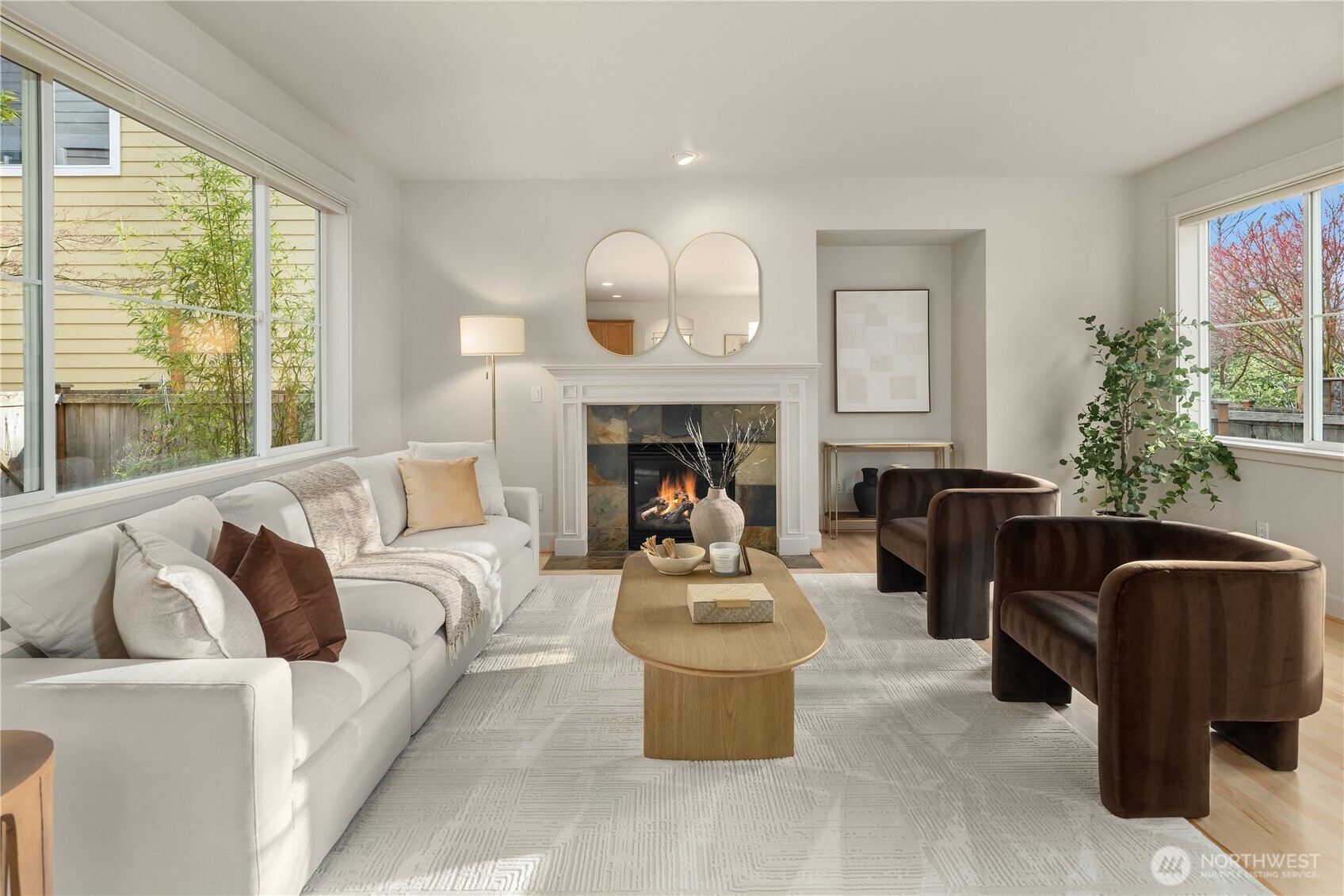 1689 24th Avenue NE, Issaquah, WA 98029