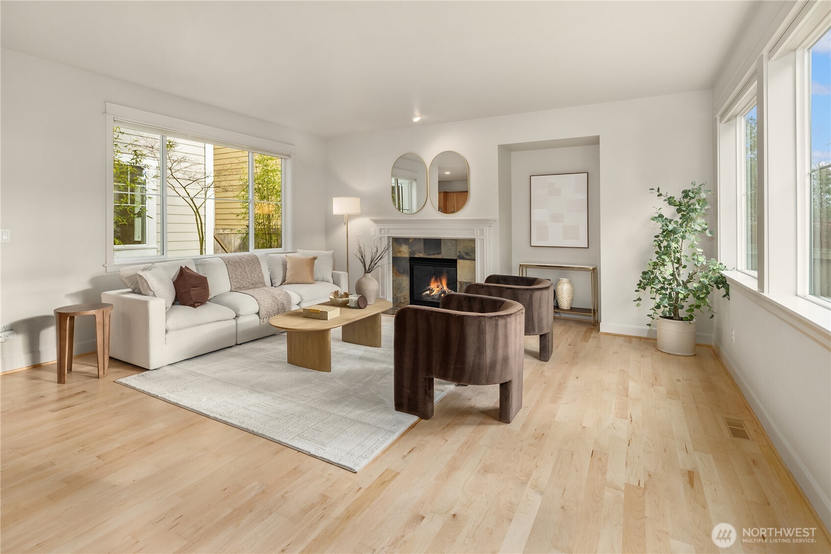 1689 24th Avenue NE, Issaquah, WA 98029