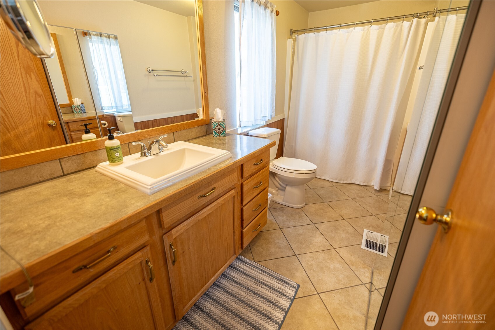 878 SW Hunter Avenue , Quincy, WA 98848-1105