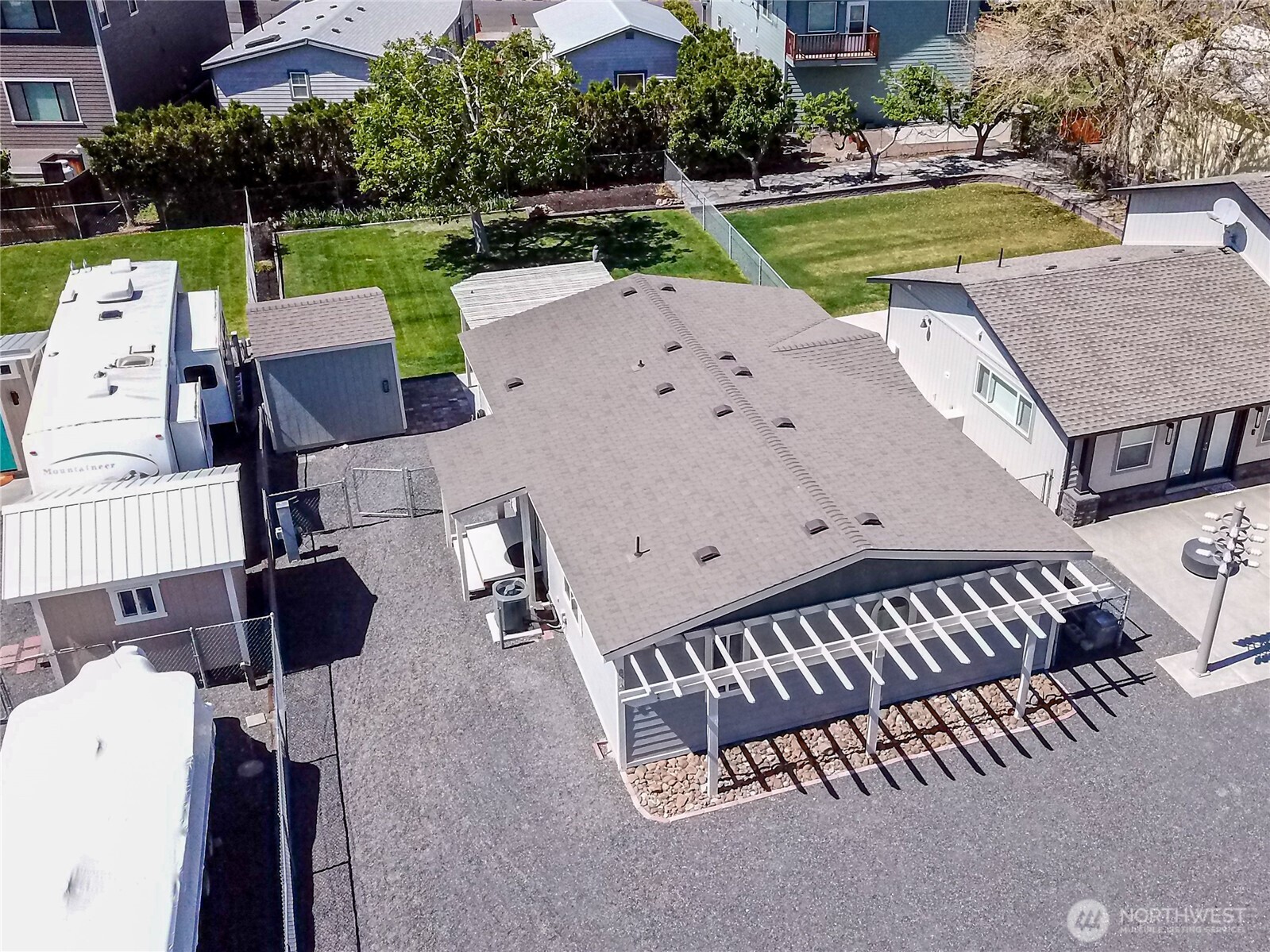 878 SW Hunter Avenue , Quincy, WA 98848-1105