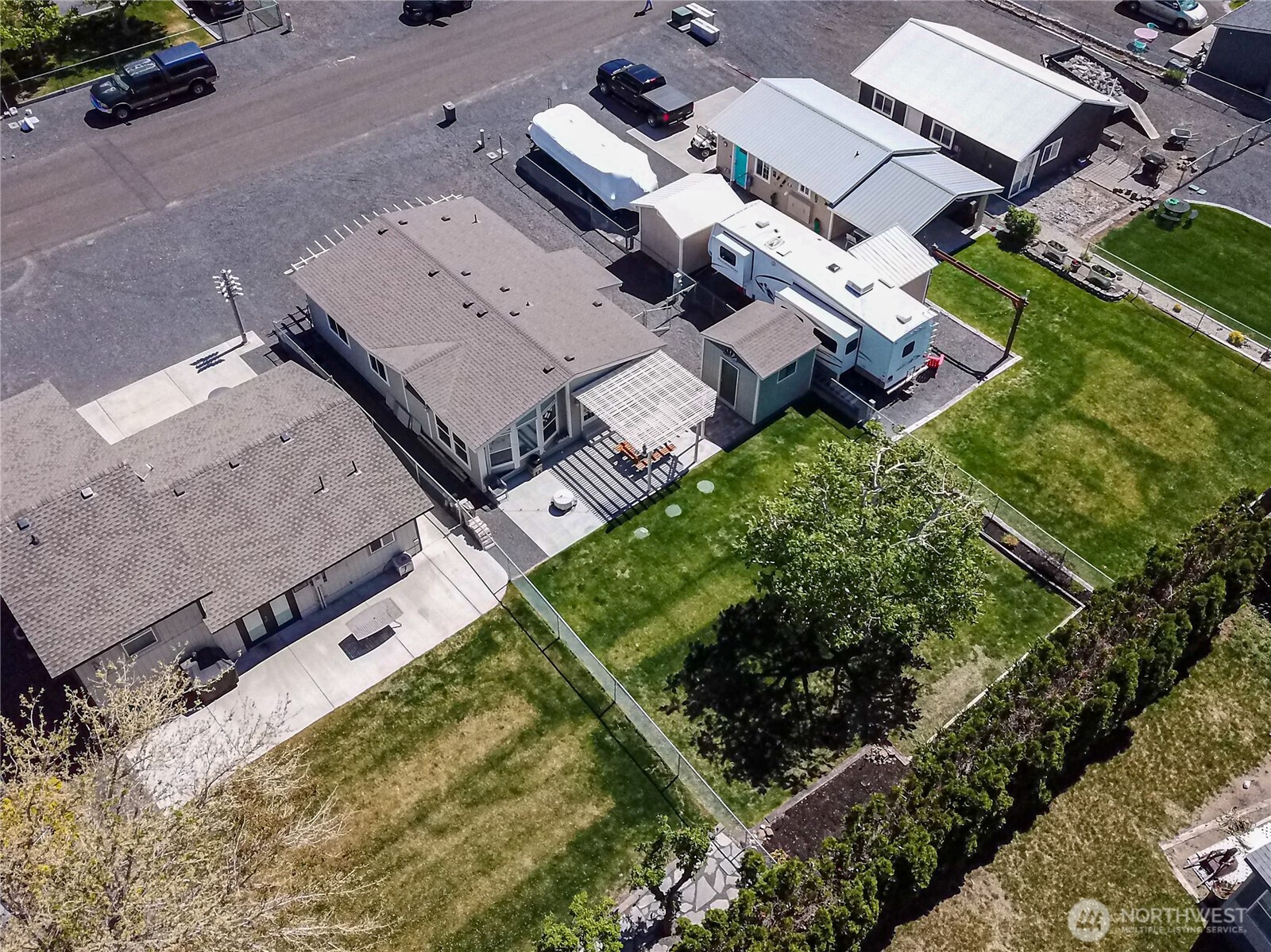 878 SW Hunter Avenue , Quincy, WA 98848-1105