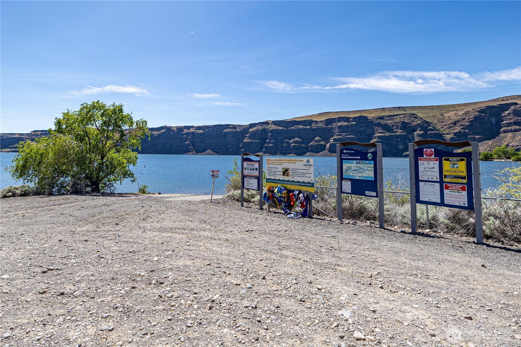 878 SW Hunter Avenue , Quincy, WA 98848-1105