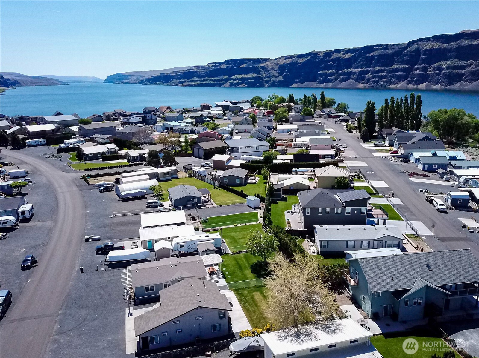 878 SW Hunter Avenue , Quincy, WA 98848-1105