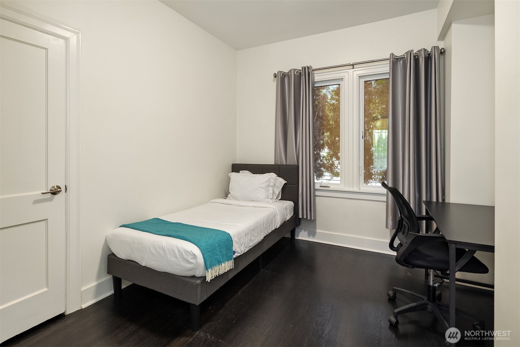 250 NE 50th Street , Seattle, WA 98105