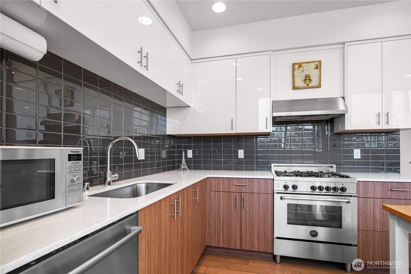 321 W Olympic Place #A, Seattle, WA 98119