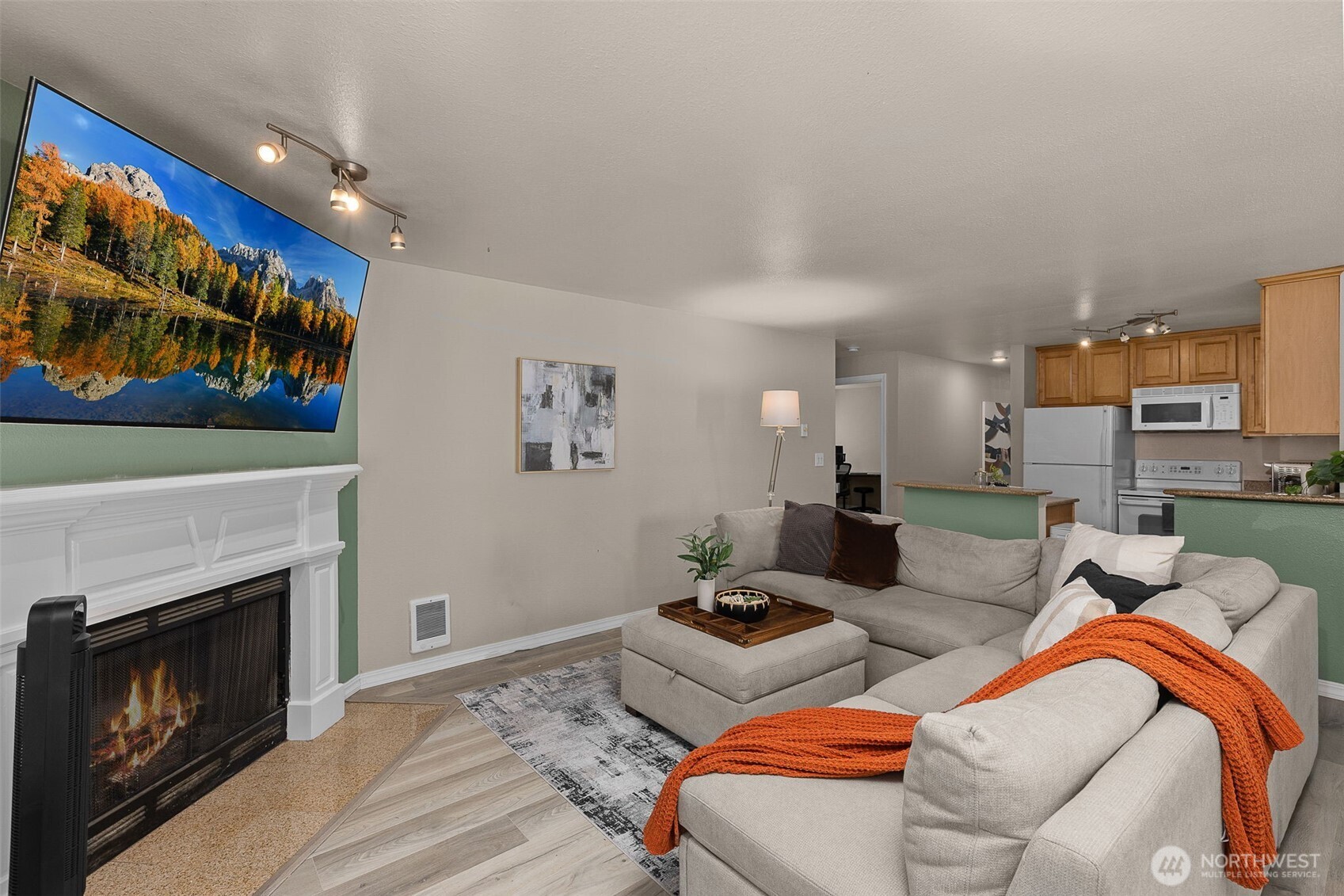 20318 Bothell Everett Hwy #A101, Bothell, WA 98012