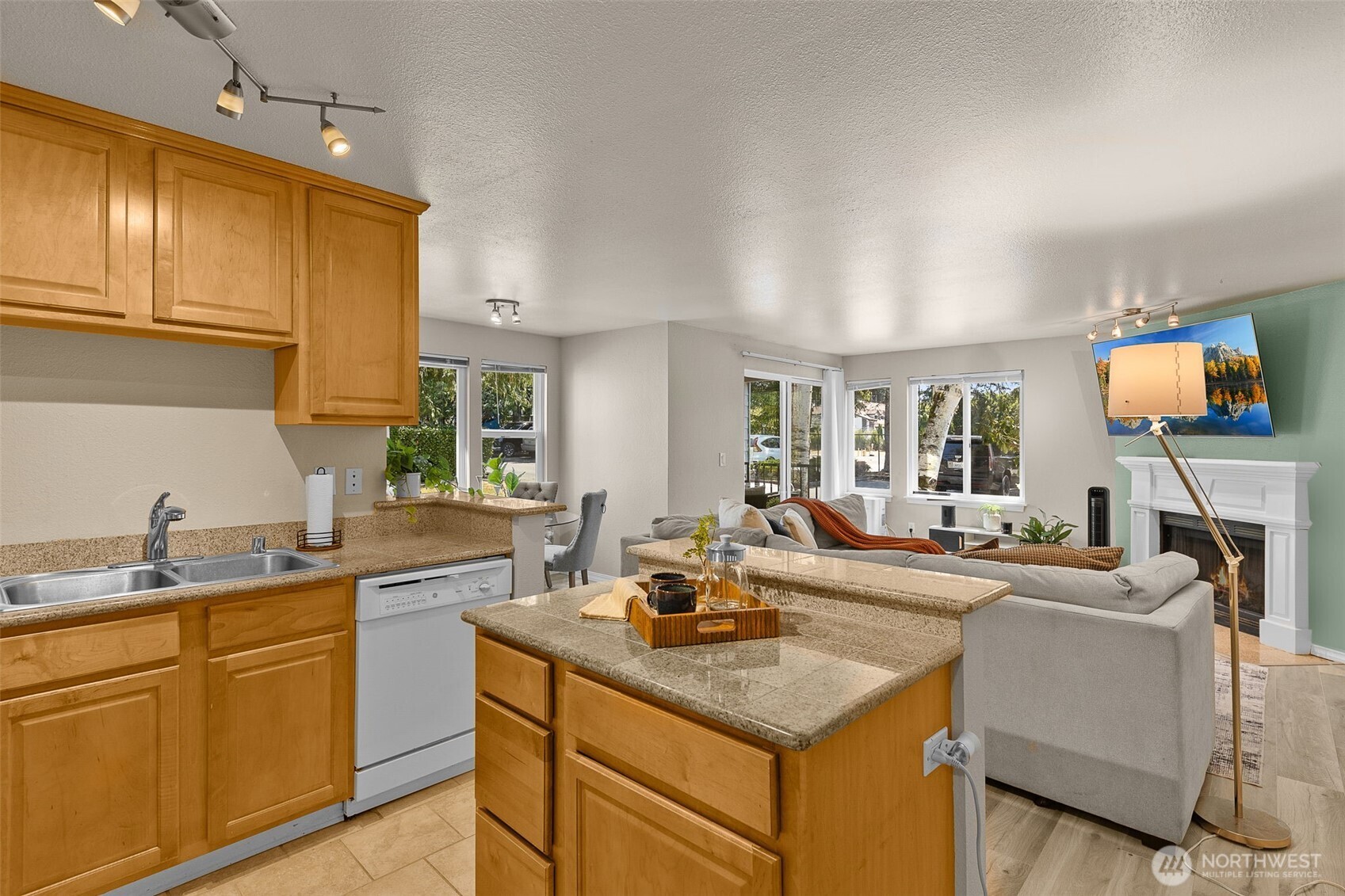 20318 Bothell Everett Hwy #A101, Bothell, WA 98012