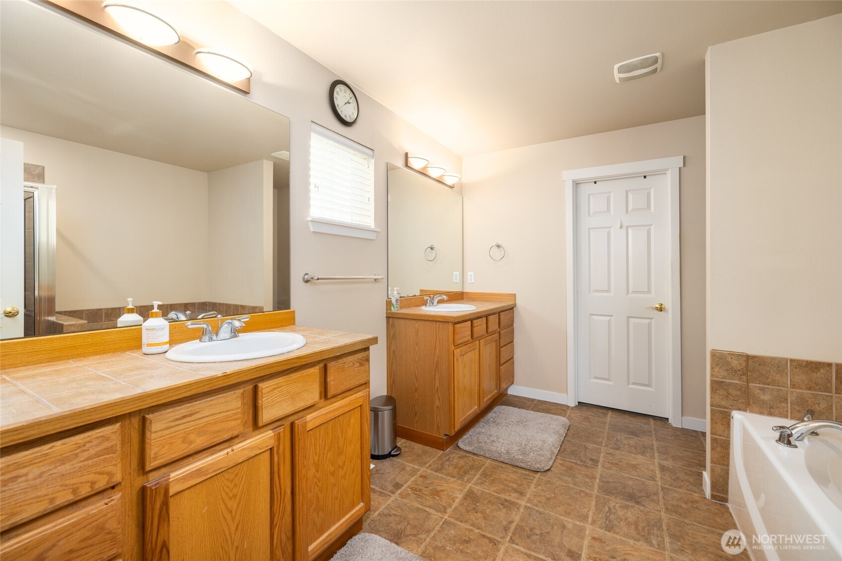 4605 Hidden Lake Loop , Mount Vernon, WA 98273