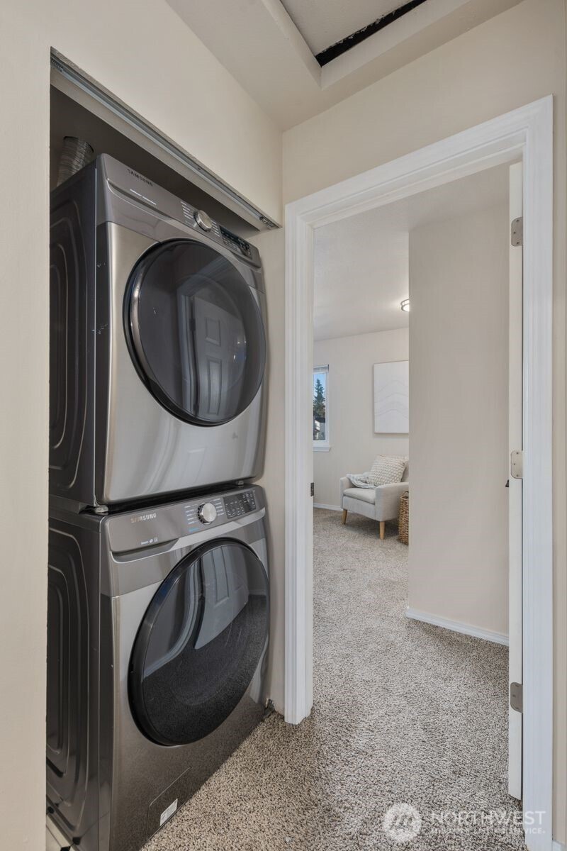 8823 Holly Drive #D204, Everett, WA 98208