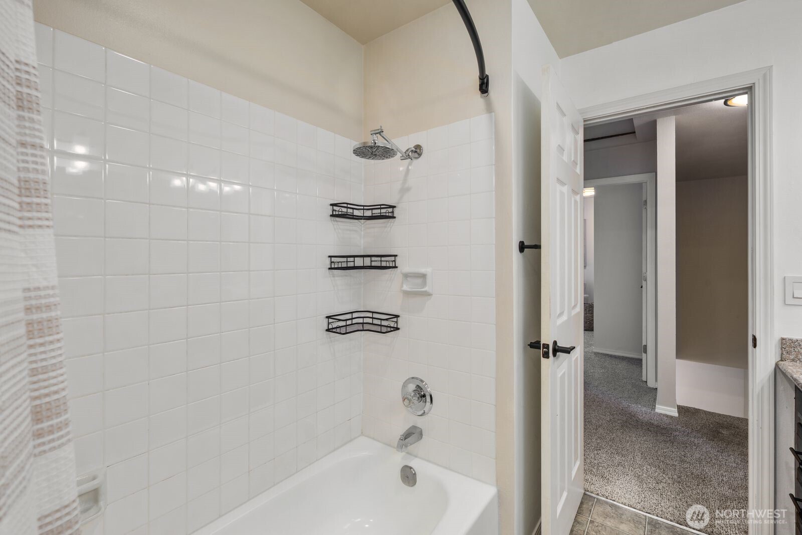 8823 Holly Drive #D204, Everett, WA 98208