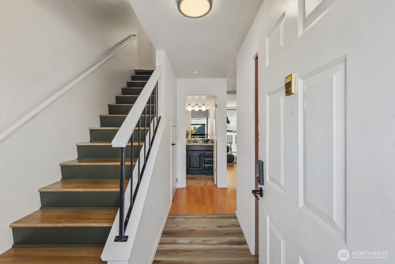 8823 Holly Drive #D204, Everett, WA 98208