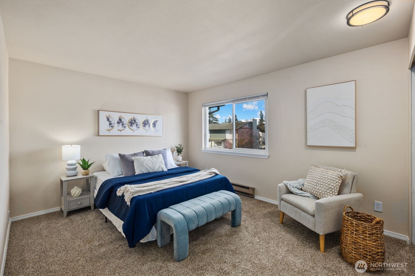 8823 Holly Drive #D204, Everett, WA 98208