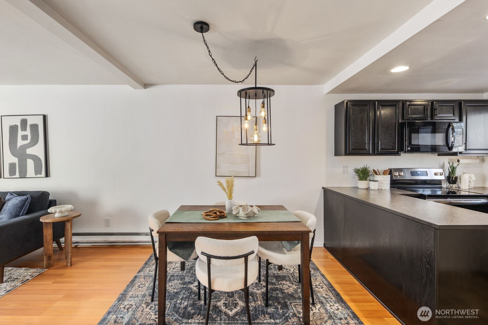 8823 Holly Drive #D204, Everett, WA 98208