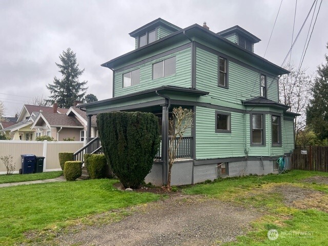 4825 S I Street , Tacoma, WA 98408