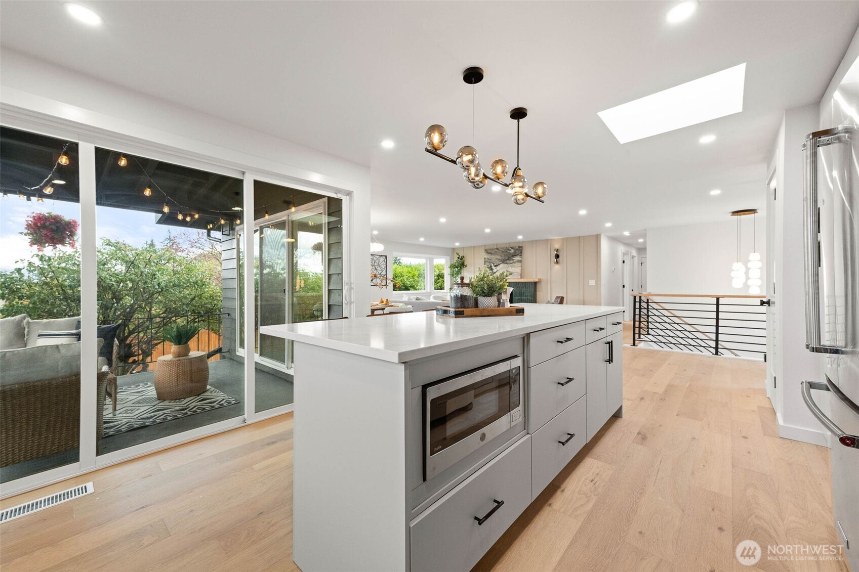 16807 NE 6TH Place , Bellevue, WA 98008