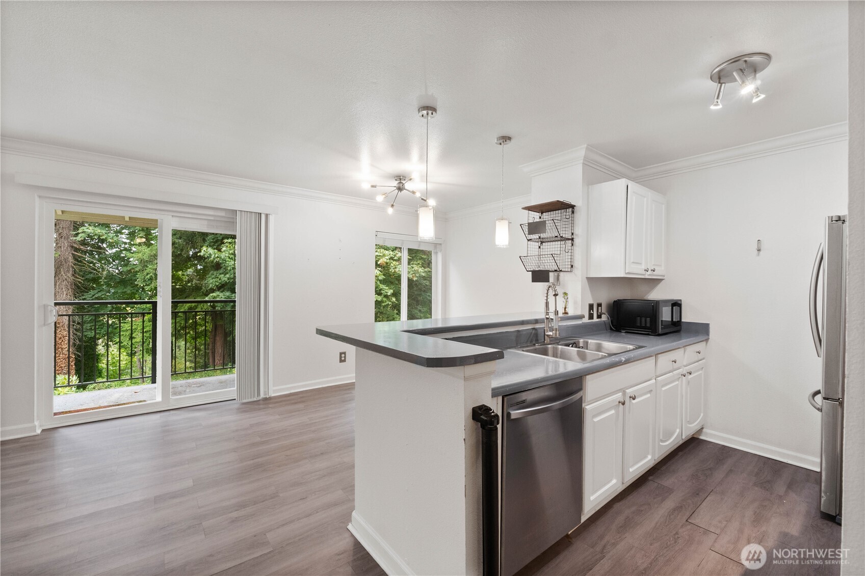 31500 33rd Place SW #C203, Federal Way, WA 98023