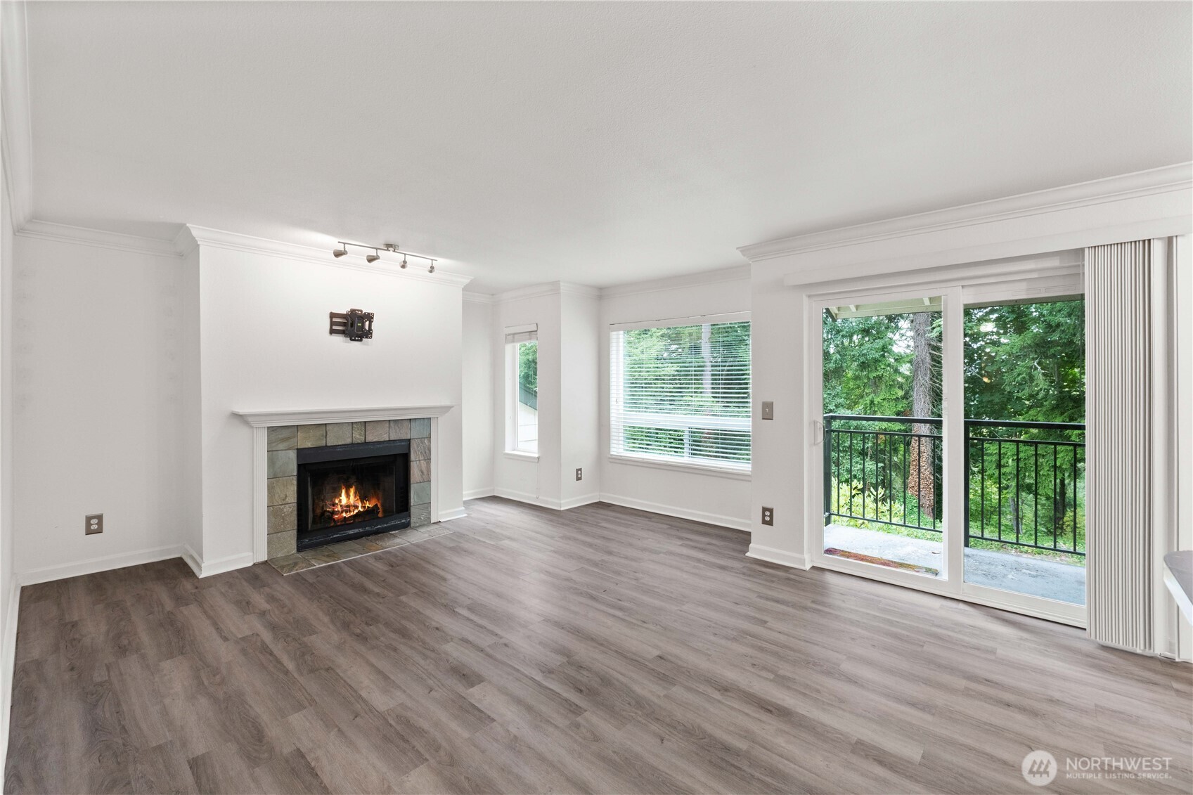 31500 33rd Place SW #C203, Federal Way, WA 98023