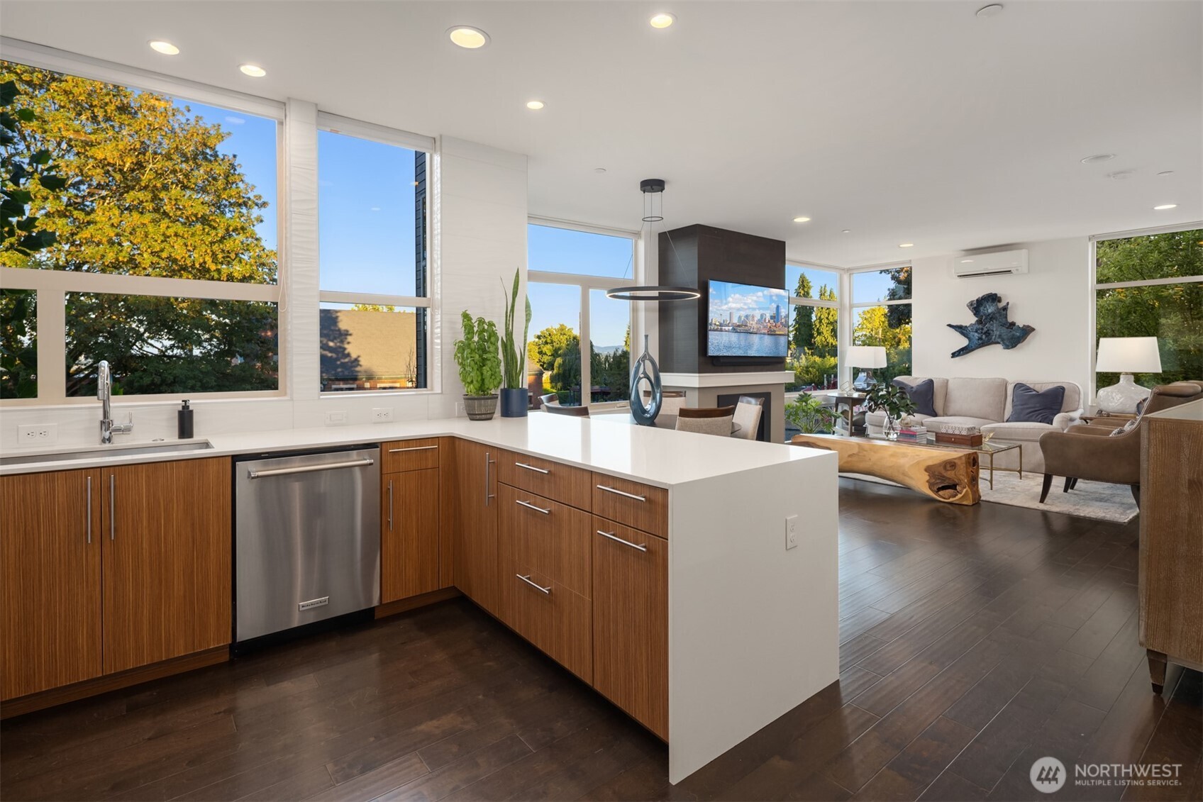 928 34th Avenue , Seattle, WA 98122