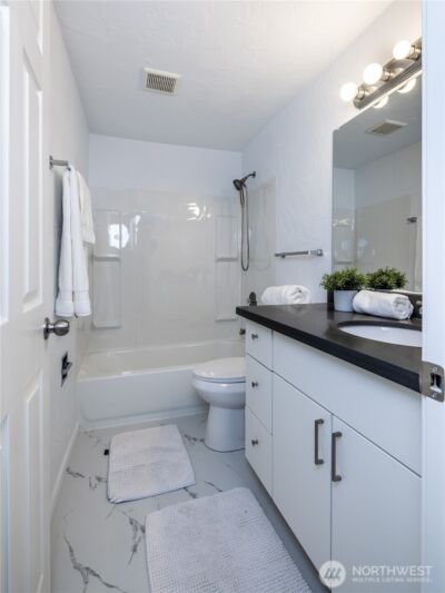 2100 N 106th #307, Seattle, WA 98133-9521 - Photo 8