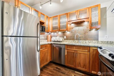 11060 NE 33rd Place #E3, Bellevue, WA 98004 - Photo 9