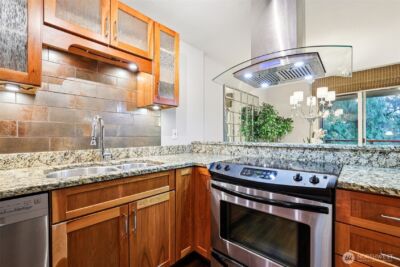 11060 NE 33rd Place #E3, Bellevue, WA 98004 - Photo 10