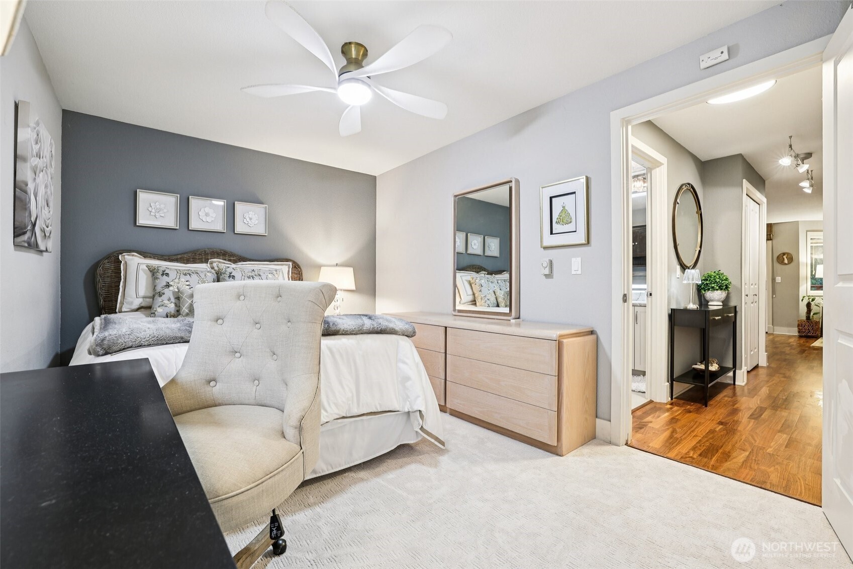 11060 NE 33rd Place #E3, Bellevue, WA 98004