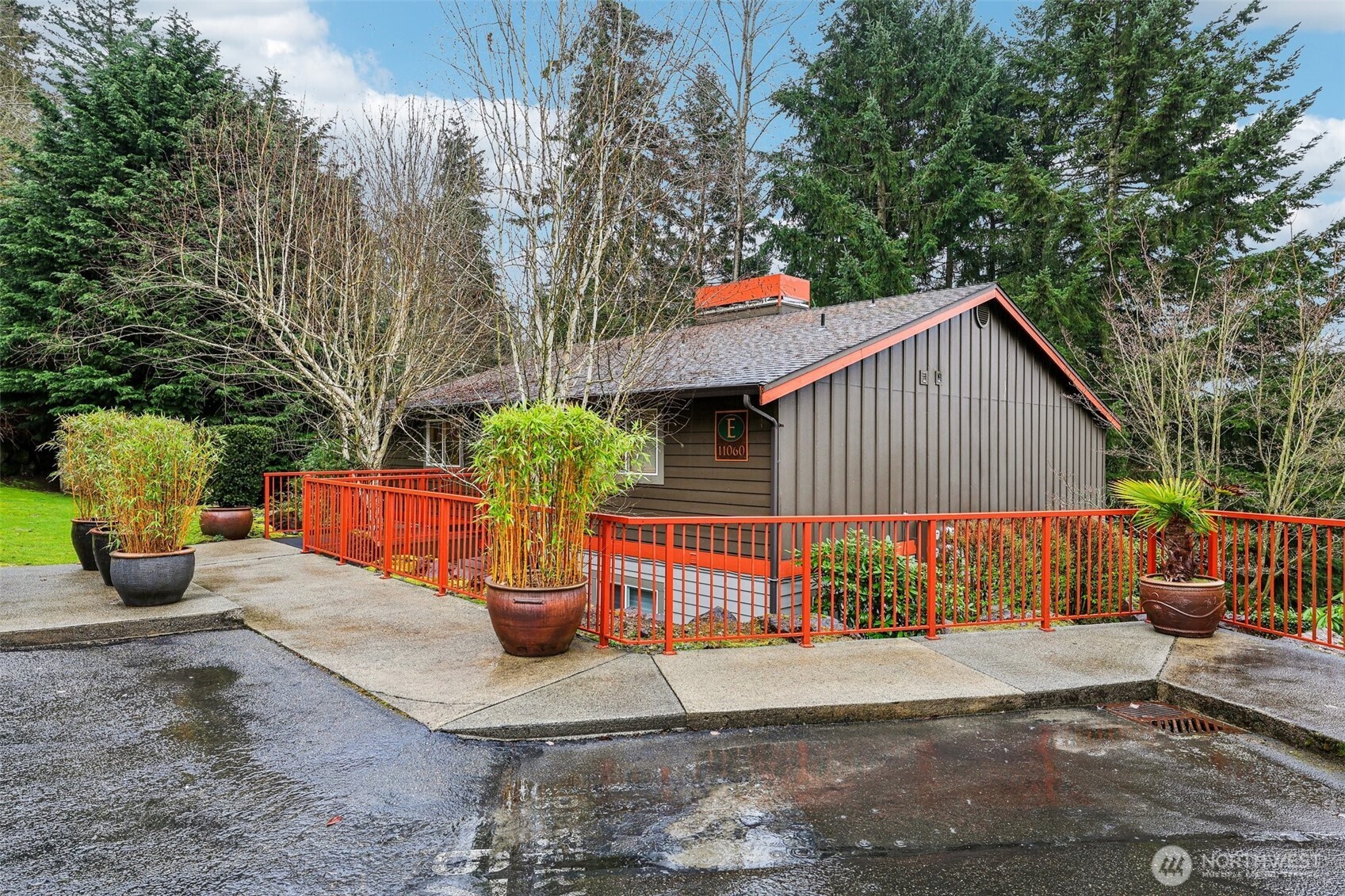 11060 NE 33rd Place #E3, Bellevue, WA 98004