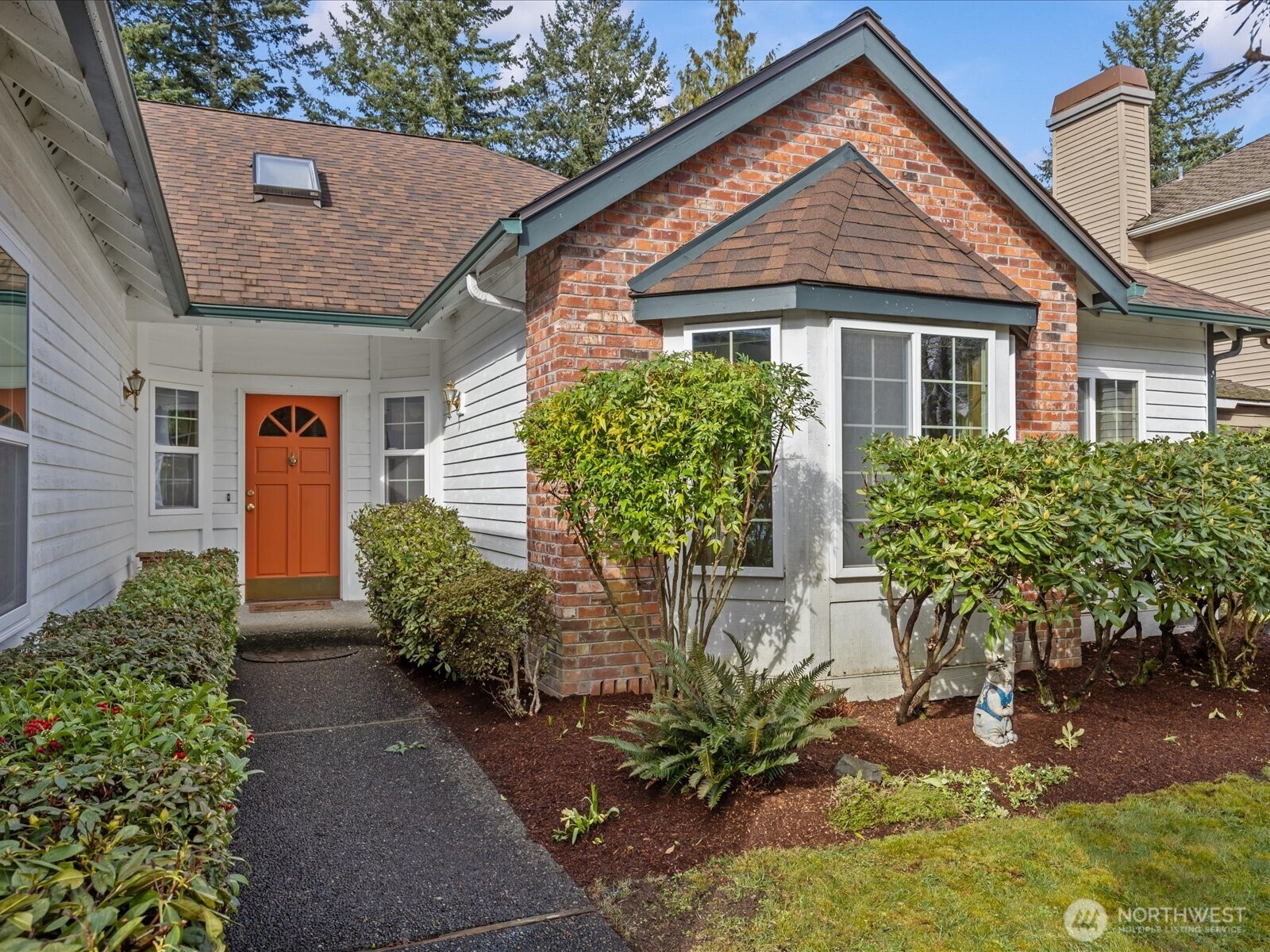 25719 Lake Wilderness Country Club Drive SE, Maple Valley, WA 98038-6822