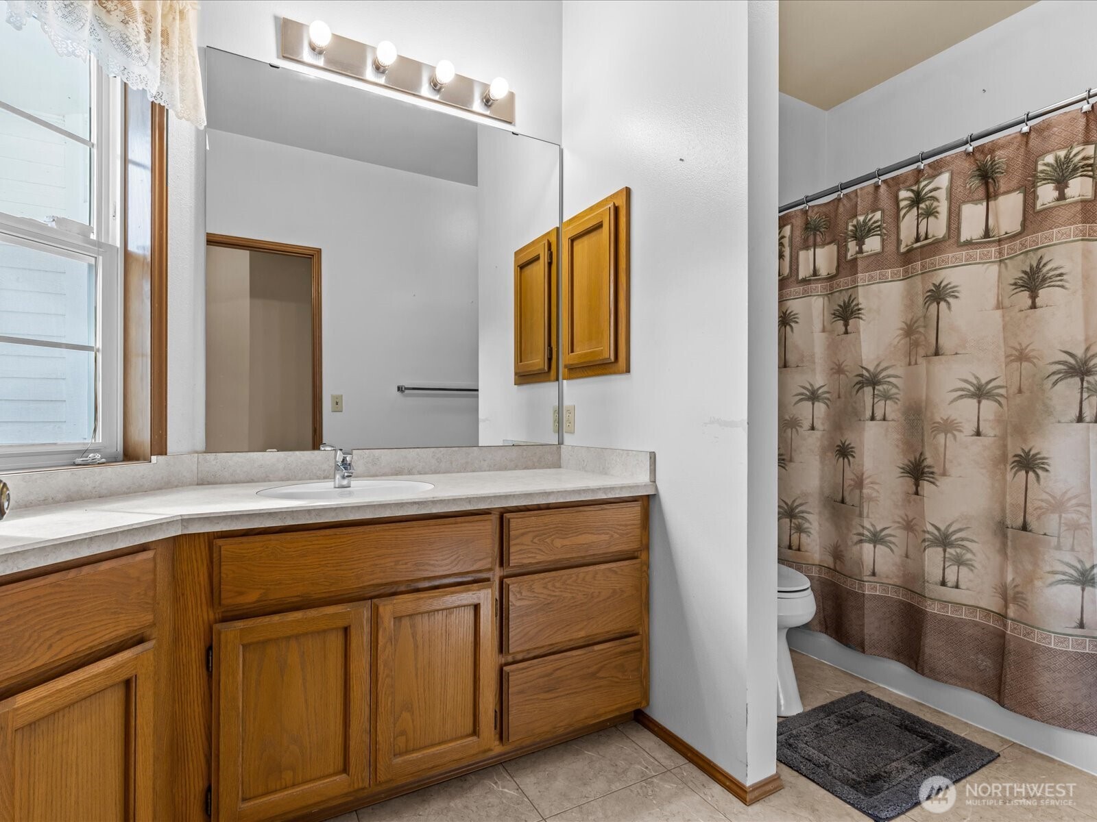 25719 Lake Wilderness Country Club Drive SE, Maple Valley, WA 98038-6822