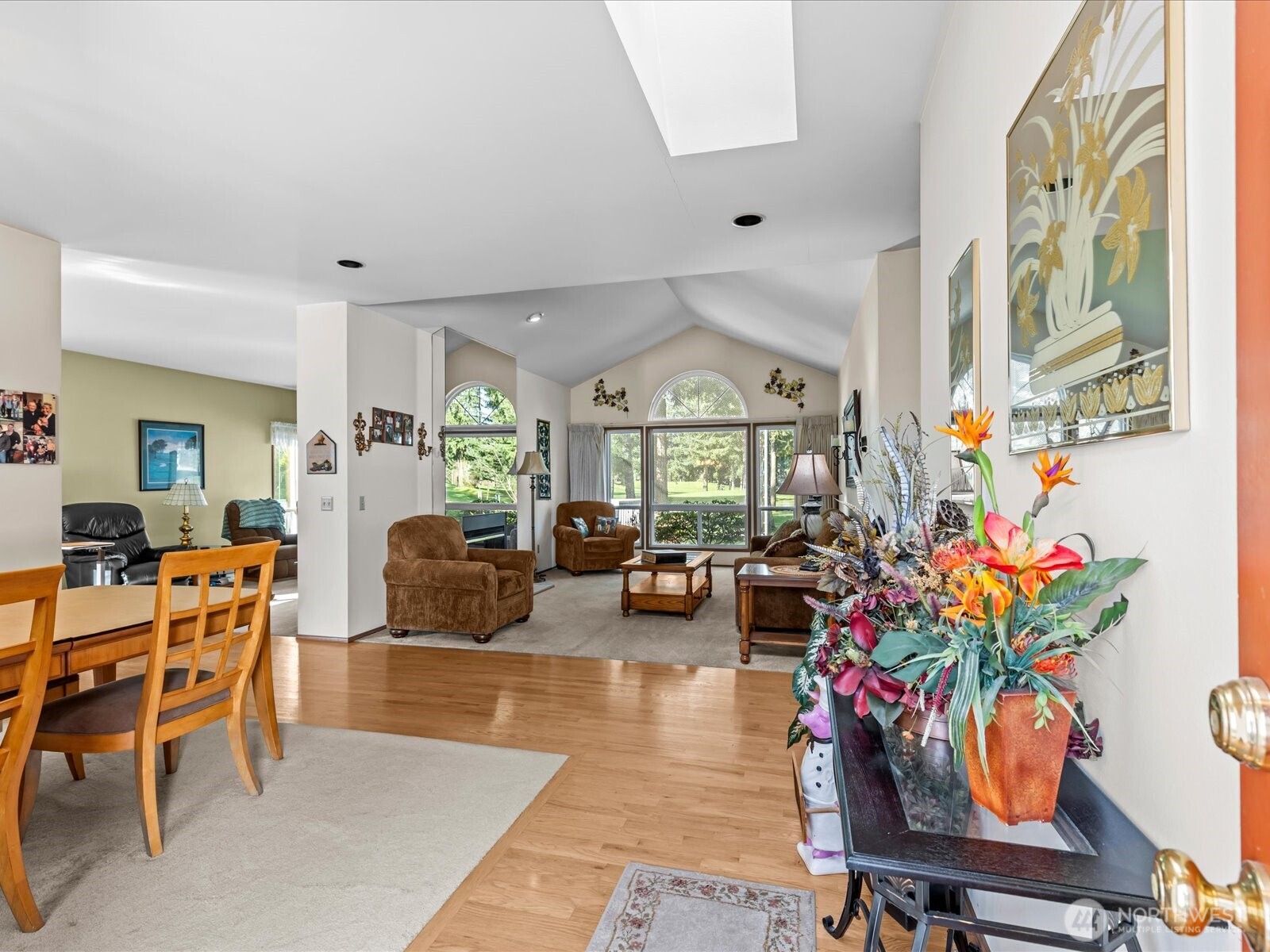 25719 Lake Wilderness Country Club Drive SE, Maple Valley, WA 98038-6822