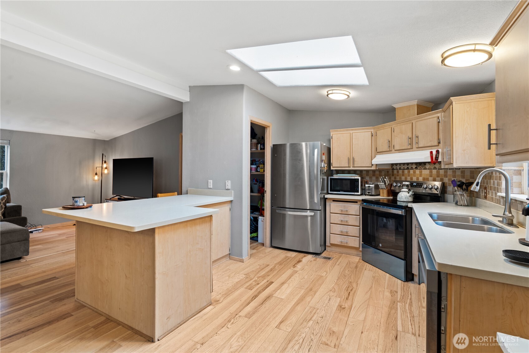 15450 Diaz Place SW, Port Orchard, WA 98367