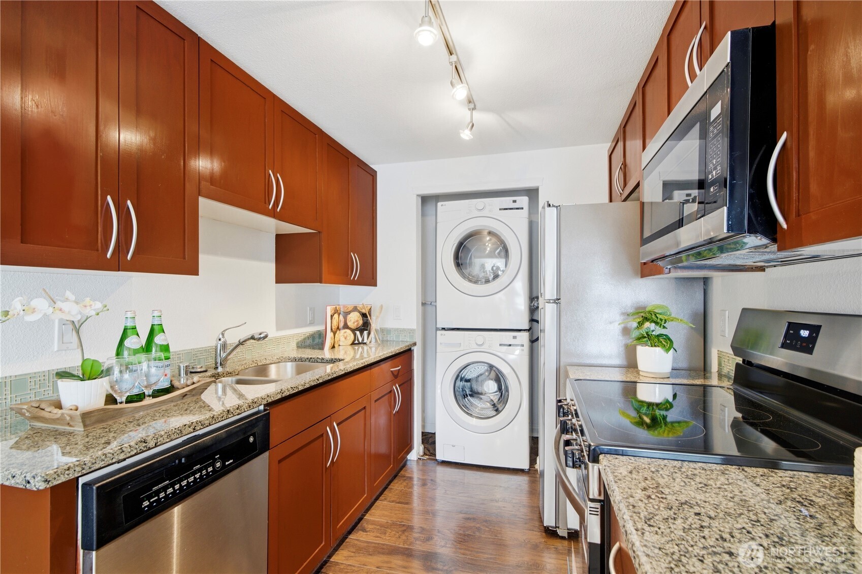 3045 20th Avenue W #403, Seattle, WA 98199