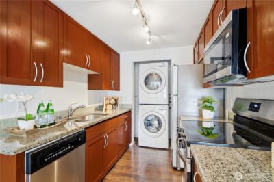 3045 20th Avenue W #403, Seattle, WA 98199 - Photo 8