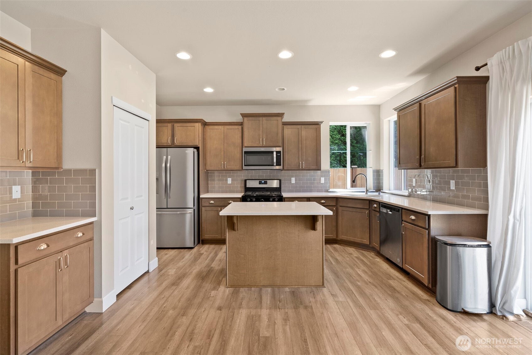 909 Burton Ray Street NE, Olympia, WA 98516