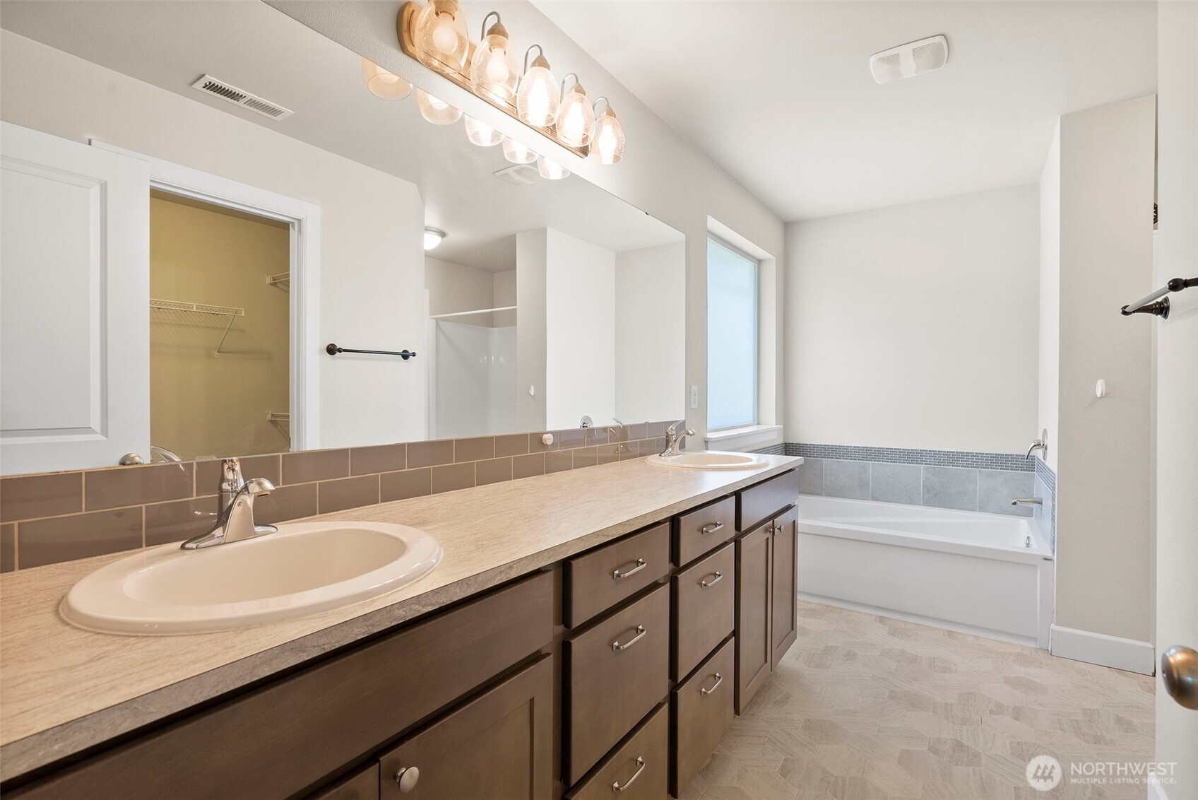 909 Burton Ray Street NE, Olympia, WA 98516