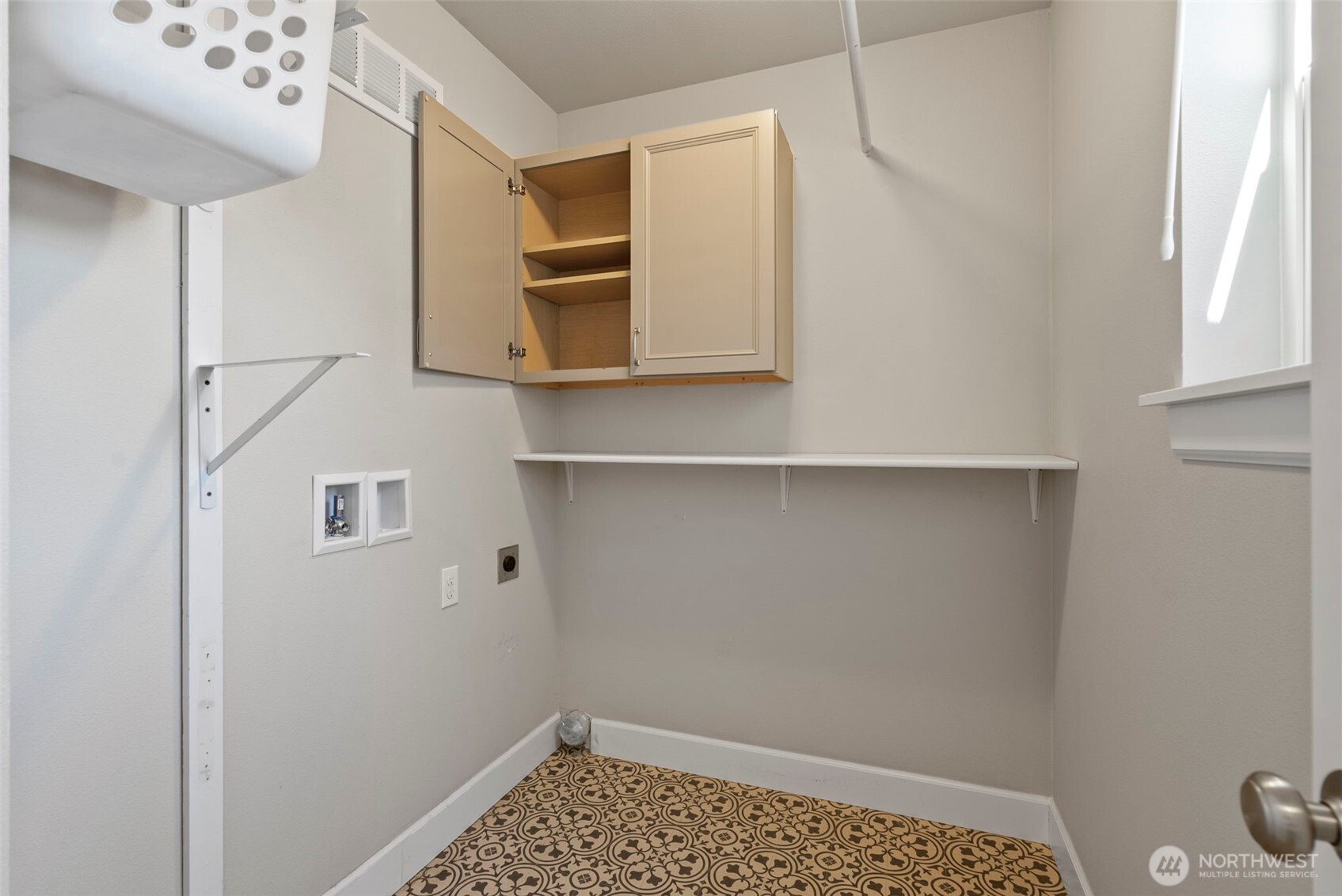 909 Burton Ray Street NE, Olympia, WA 98516