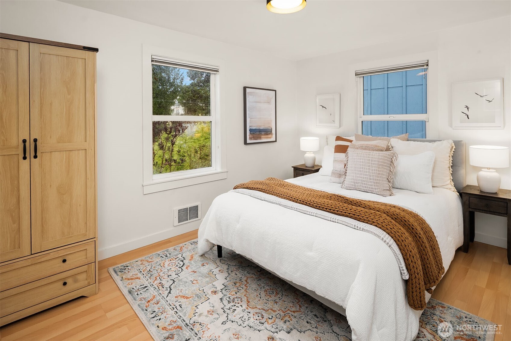 4402 31st Avenue W, Seattle, WA 98199