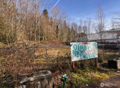 2304 NE 100th St , Seattle, WA 98125 - Photo 2