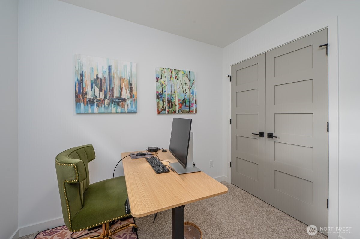 3015 61st Avenue SW #B, Seattle, WA 98116