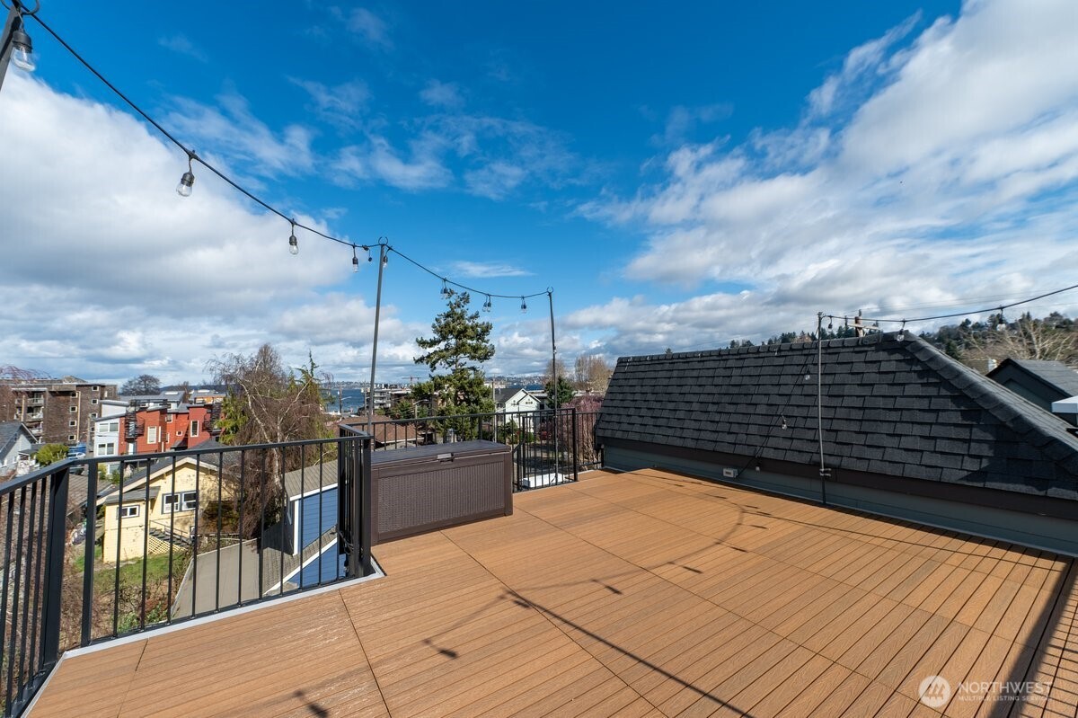 3015 61st Avenue SW #B, Seattle, WA 98116