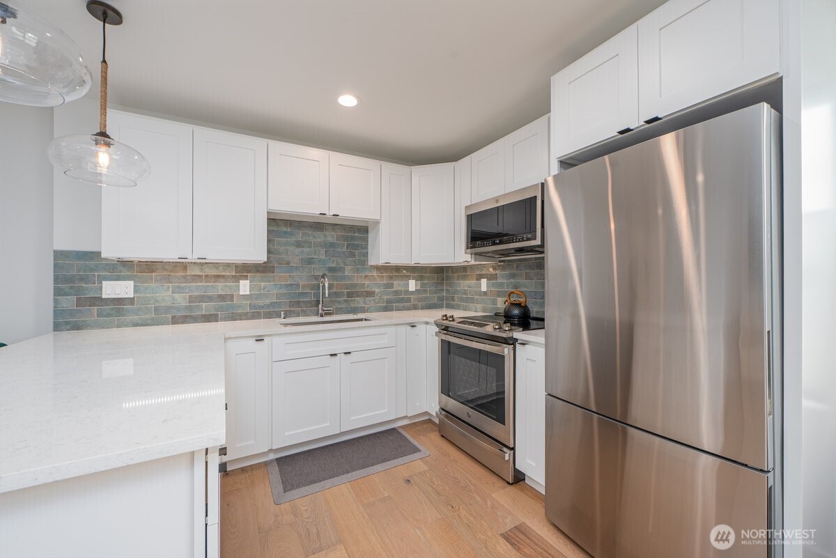 3015 61st Avenue SW #B, Seattle, WA 98116