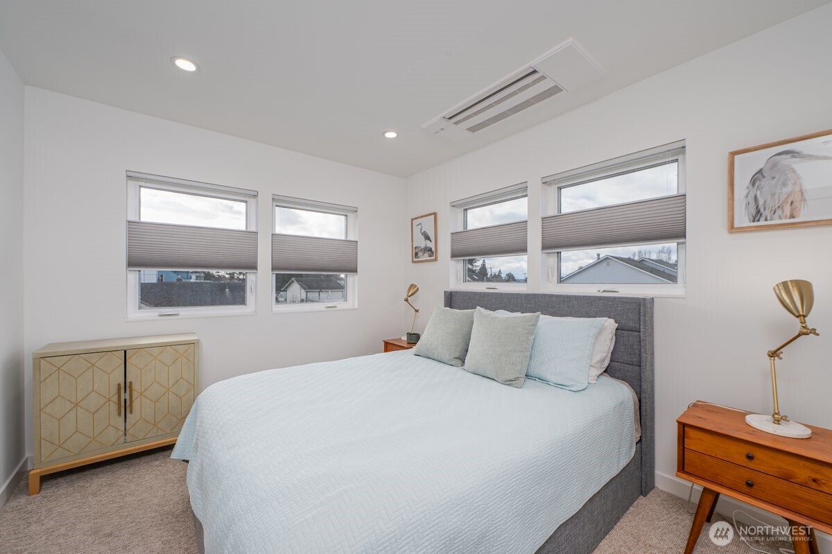 3015 61st Avenue SW #B, Seattle, WA 98116