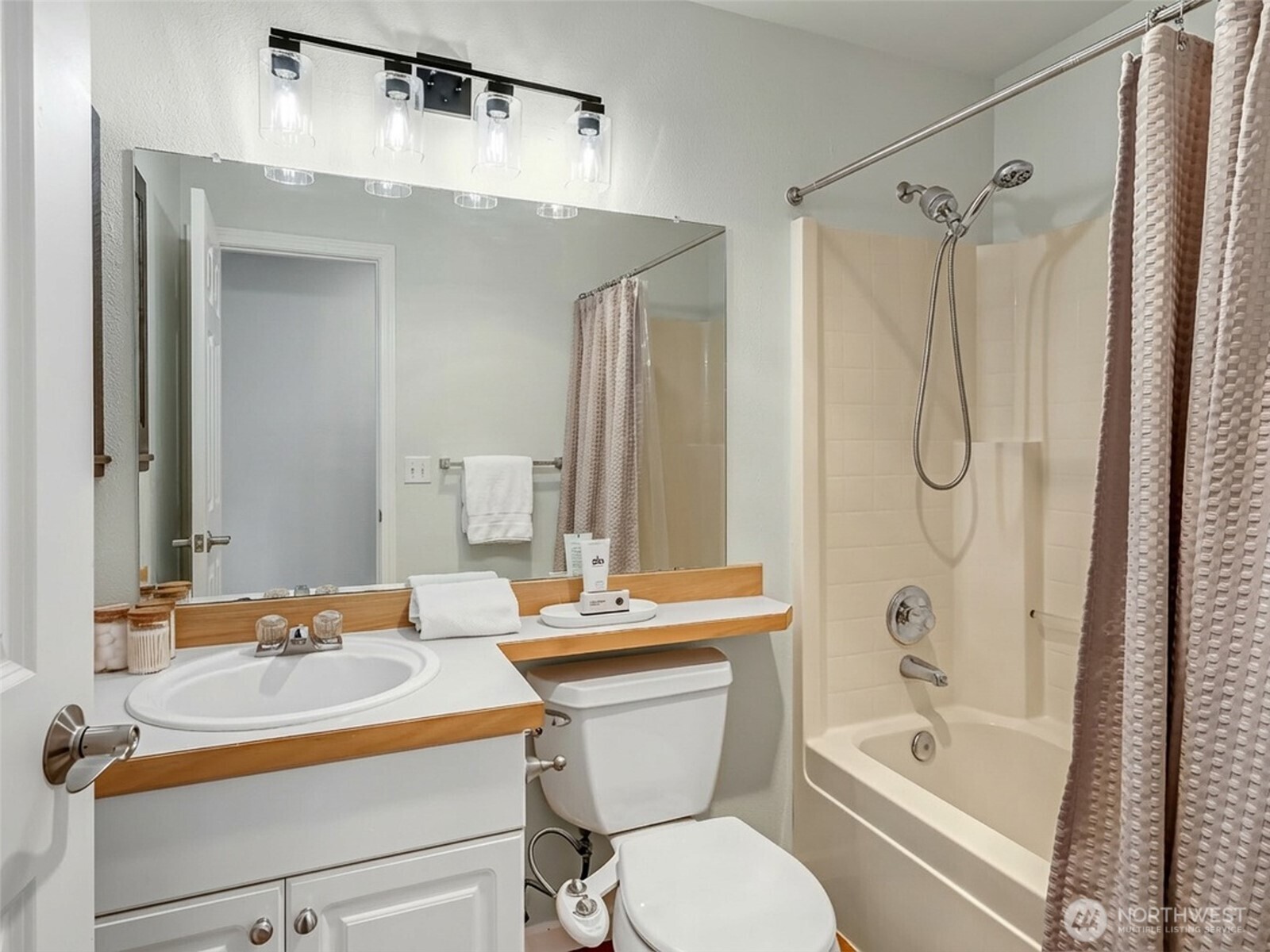 2300 Jefferson Avenue NE #I137, Renton, WA 98056