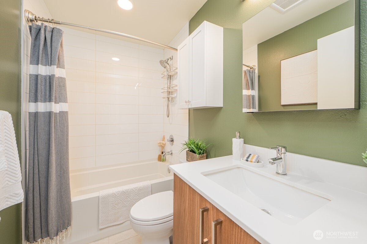 4354 6th Avenue NW, Seattle, WA 98107