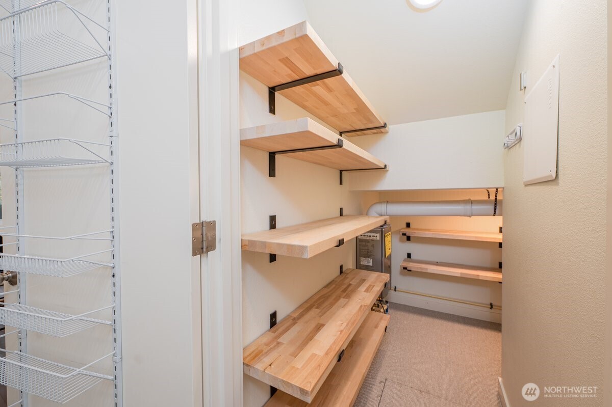 4354 6th Avenue NW, Seattle, WA 98107